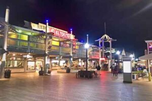 Redondo Landing and Redondo Pier outdoor shopping and dining in El Segundo